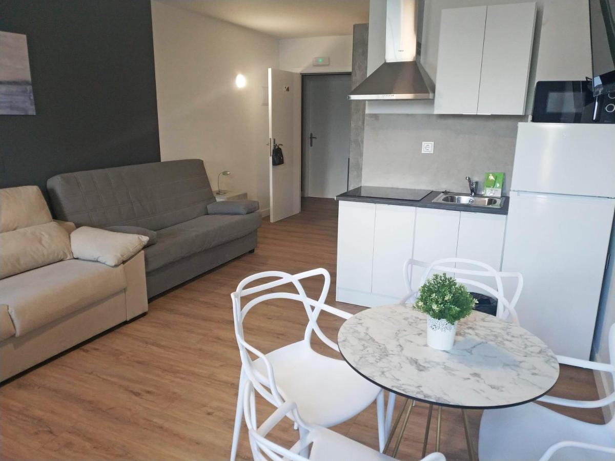 Apartamentos Hi Apartaments Santander 3000 มาลีอันโย ภายนอก รูปภาพ