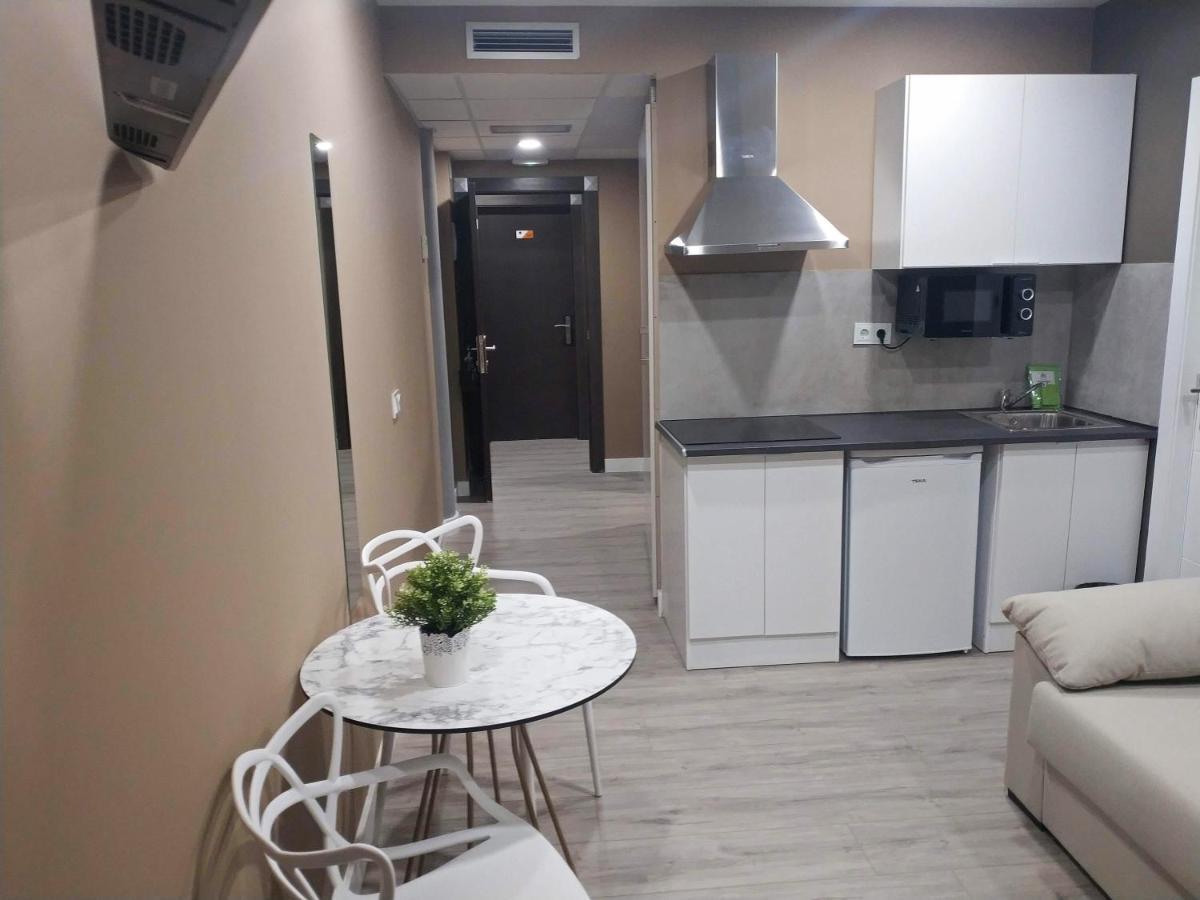 Apartamentos Hi Apartaments Santander 3000 มาลีอันโย ภายนอก รูปภาพ